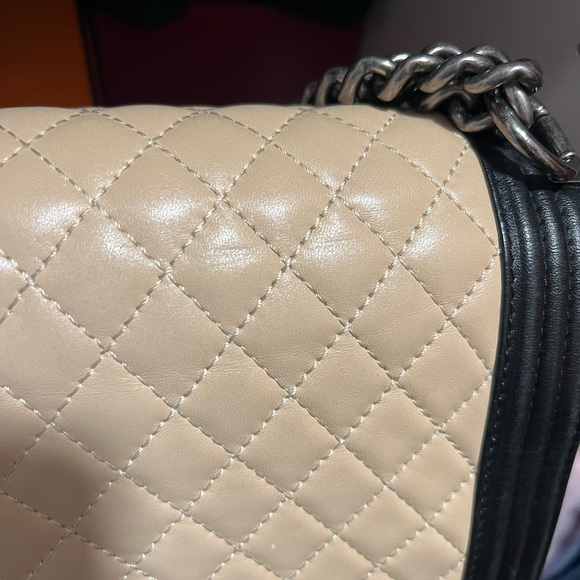 Chanel lambskin Large Boy Bag - Picture 14 of 16